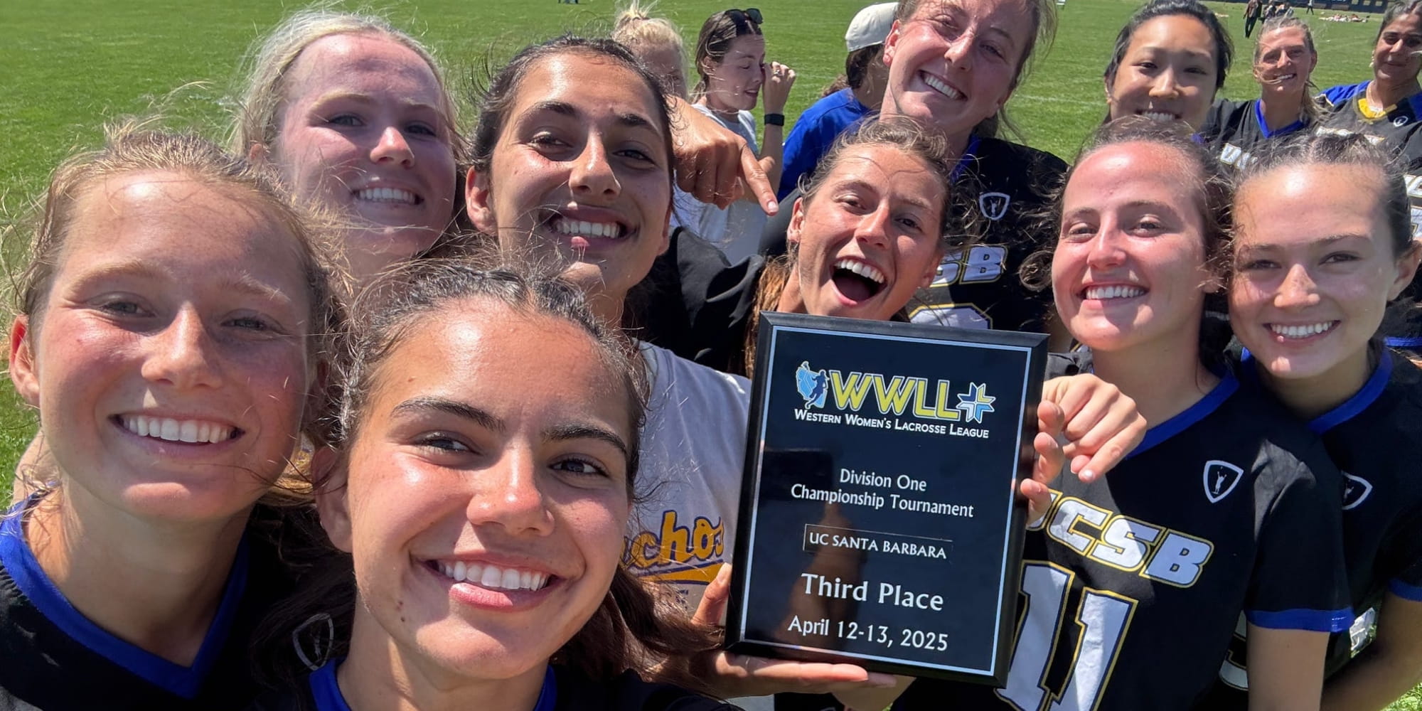 UCSB women's lacrosse team photo